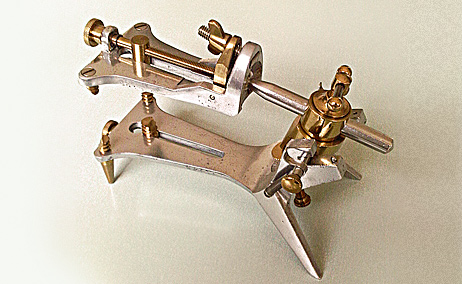 one of the first versions of the Galetti articulator